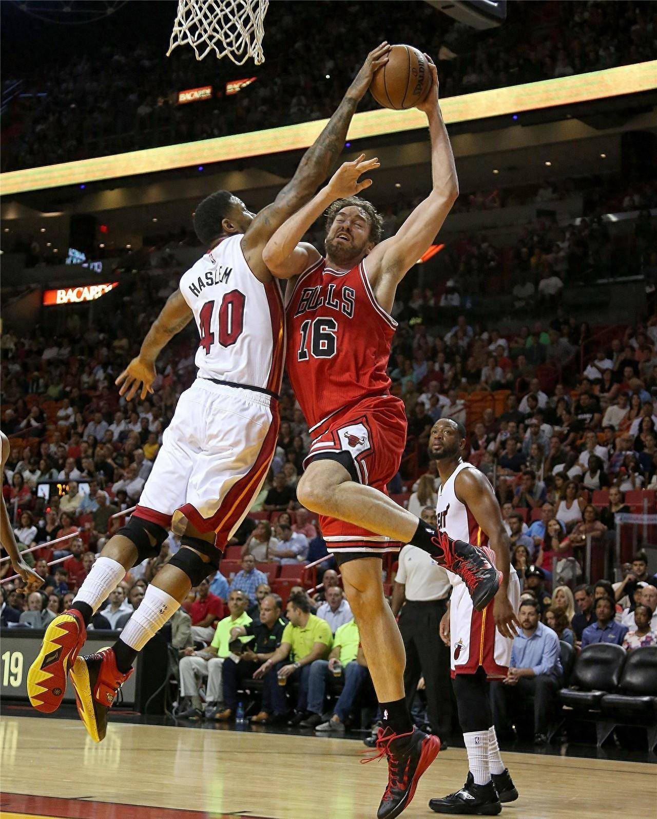 了对西蒙斯 了对西蒙斯